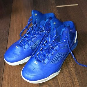 Under armor child’s basketball sneakers